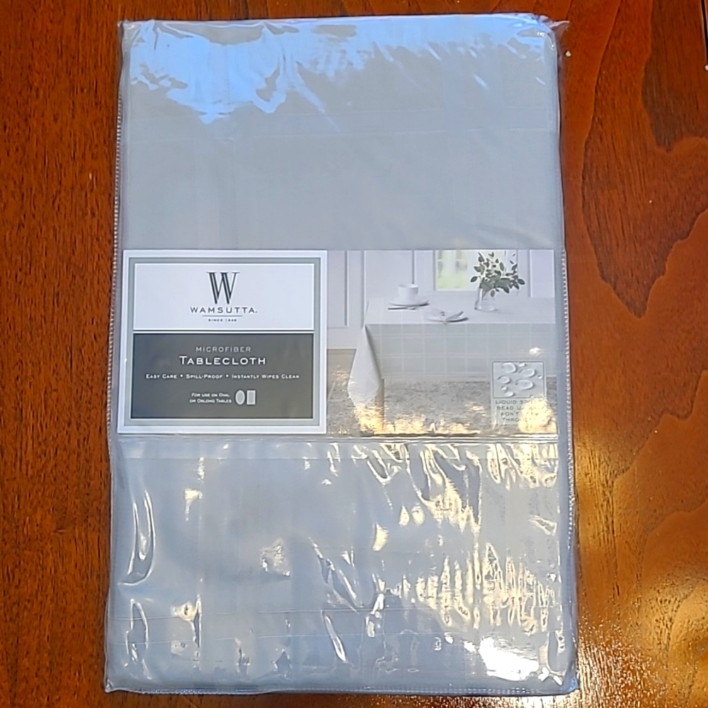 Wamsutta Tablecloth 52 x 52 Fog